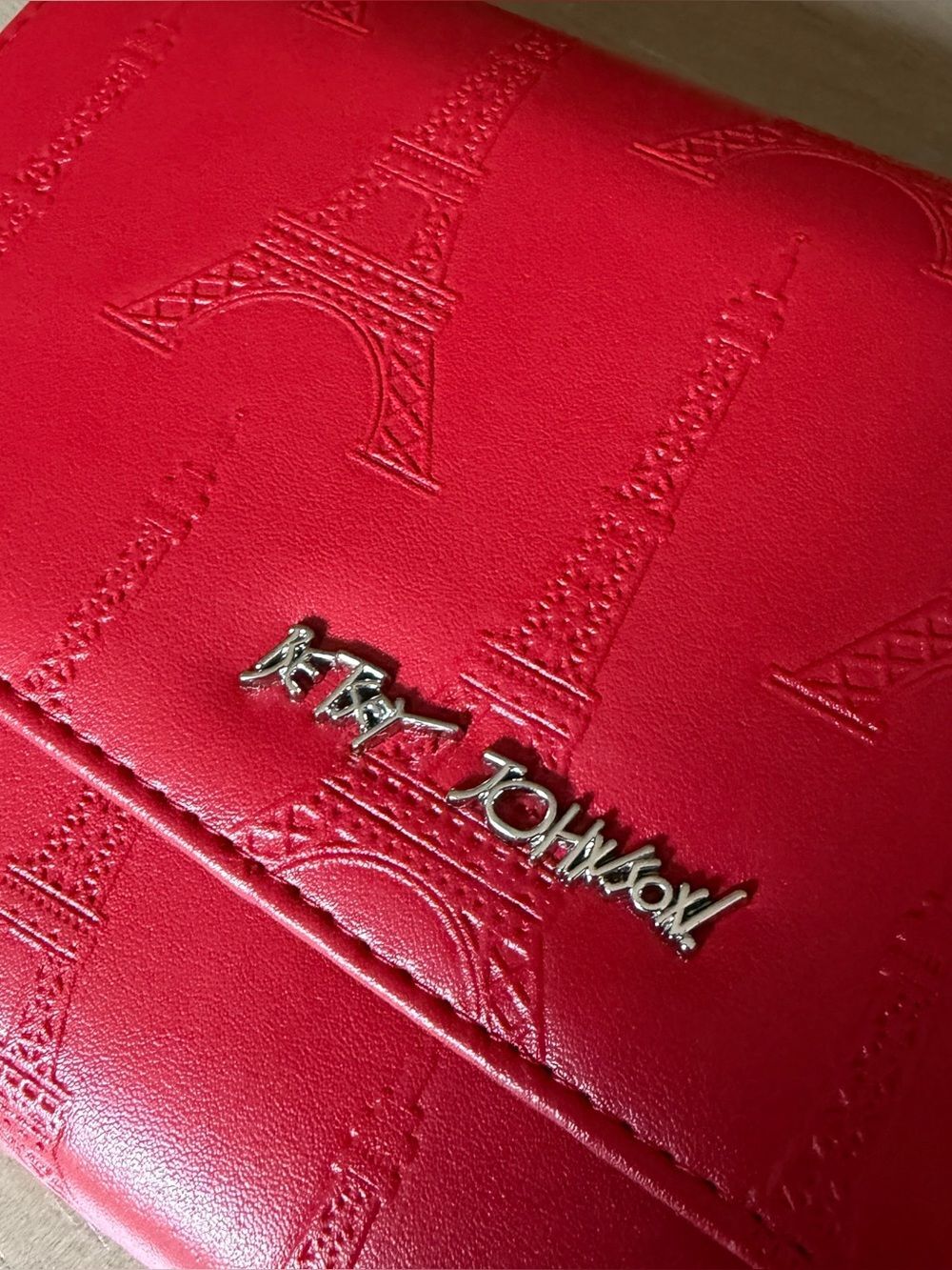 Betsey Johnson xoxo Eiffel Tower Paris Crossbody Wallet Bag Red Coin Purse